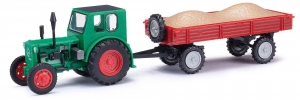 MH: Traktor Pionier mit Anhänger und Kiesladung