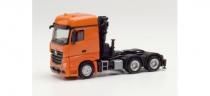 Mercedes-Benz Arocs Zugmaschine mit Ladekran und Heckabstützung, orange