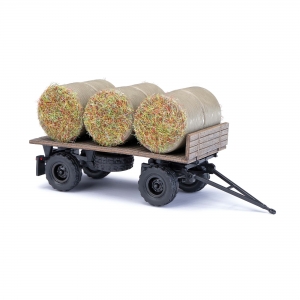 IFA HW 60 Anhänger mit Strohballen
